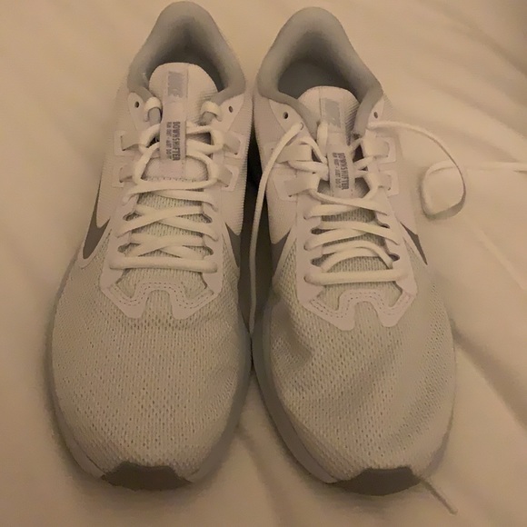 Nike shoes - Picture 2 of 4